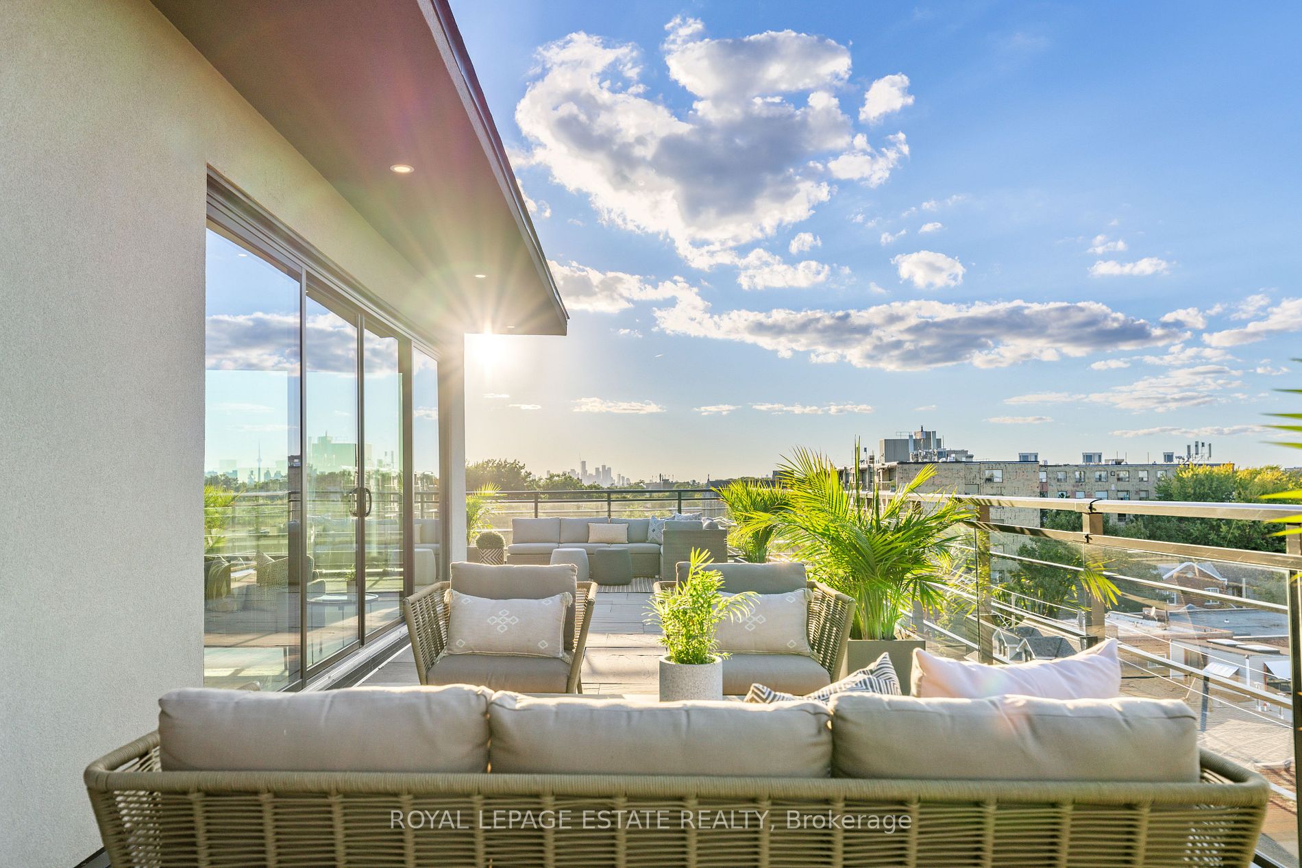 365 Beech Ave Unit: PH 1