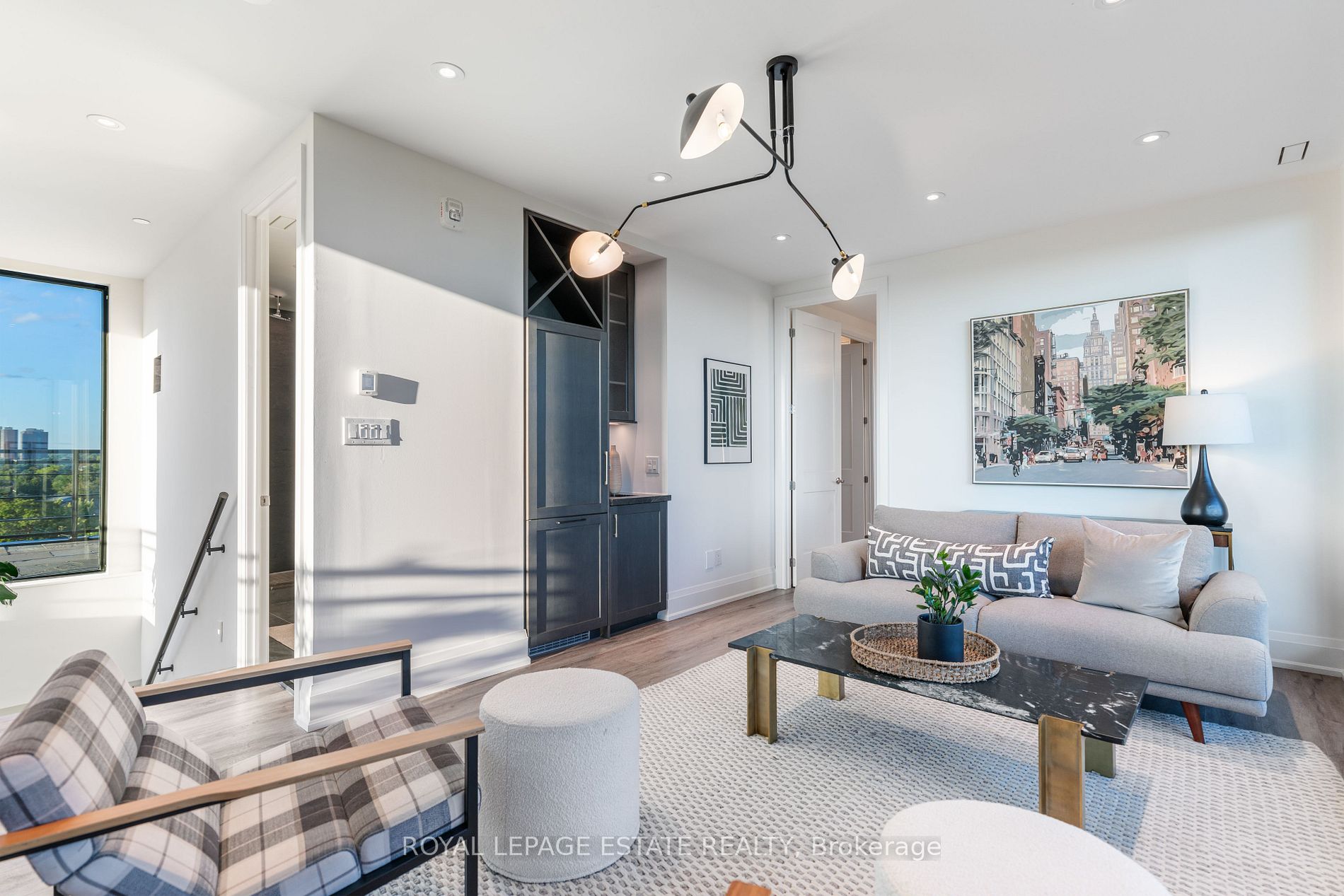 365 Beech Ave Unit: PH 1