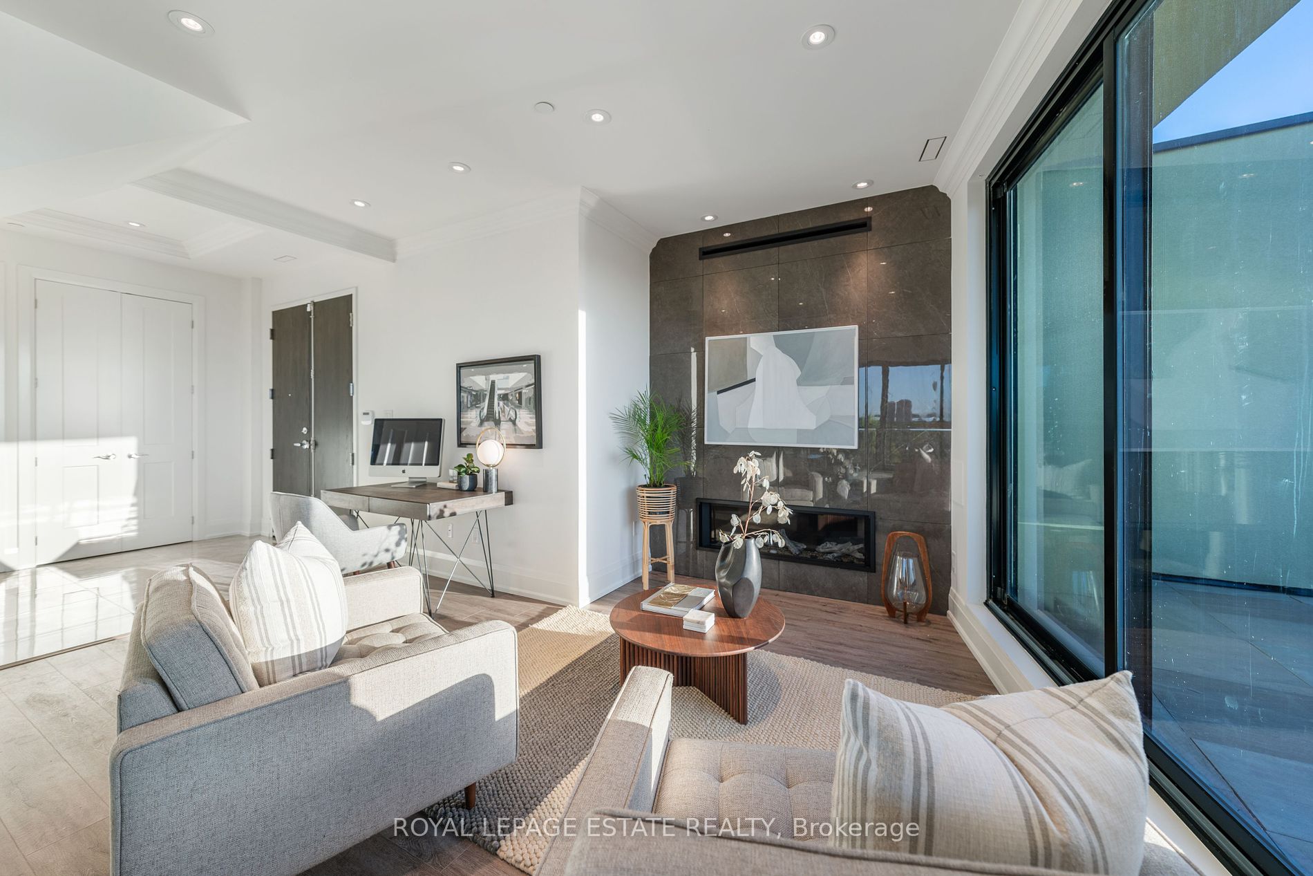 365 Beech Ave Unit: PH 1