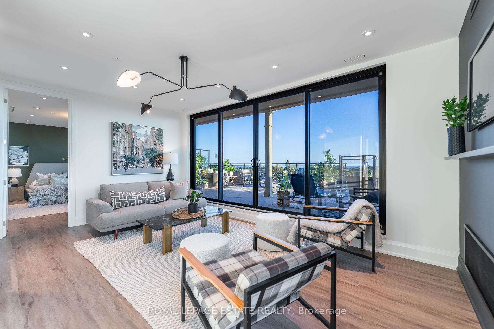 365 Beech Ave Unit: PH 1