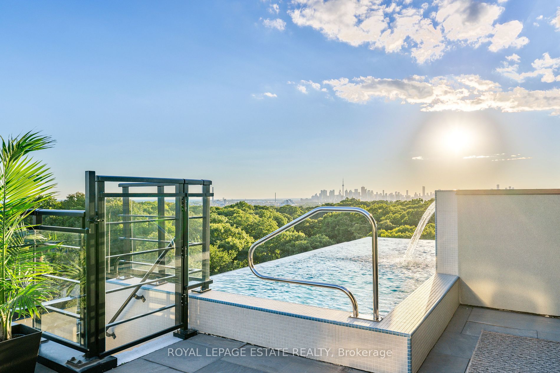 365 Beech Ave Unit: PH 1