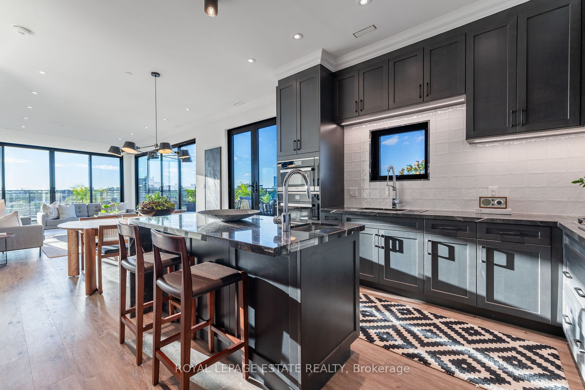 365 Beech Ave Unit: PH 1
