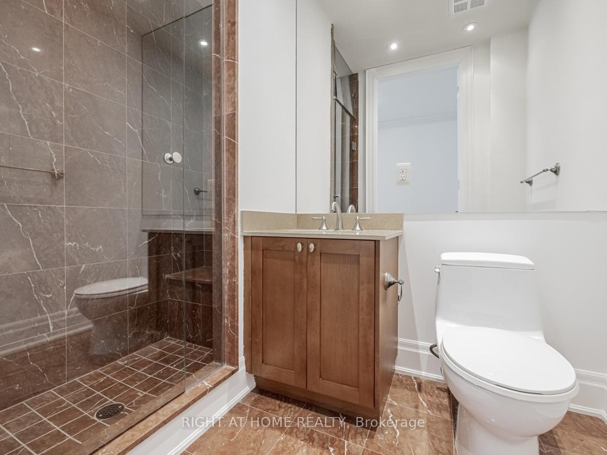 2095 Lake Shore Boulevard W LPH19