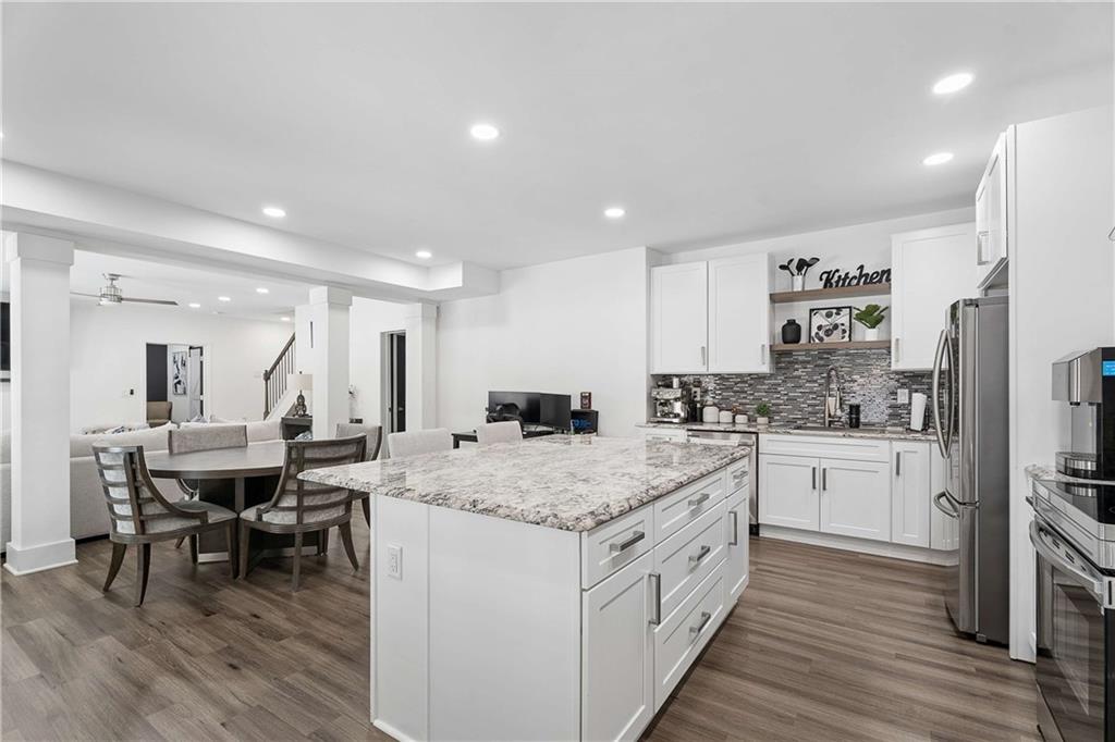 10 Collins Lake Place