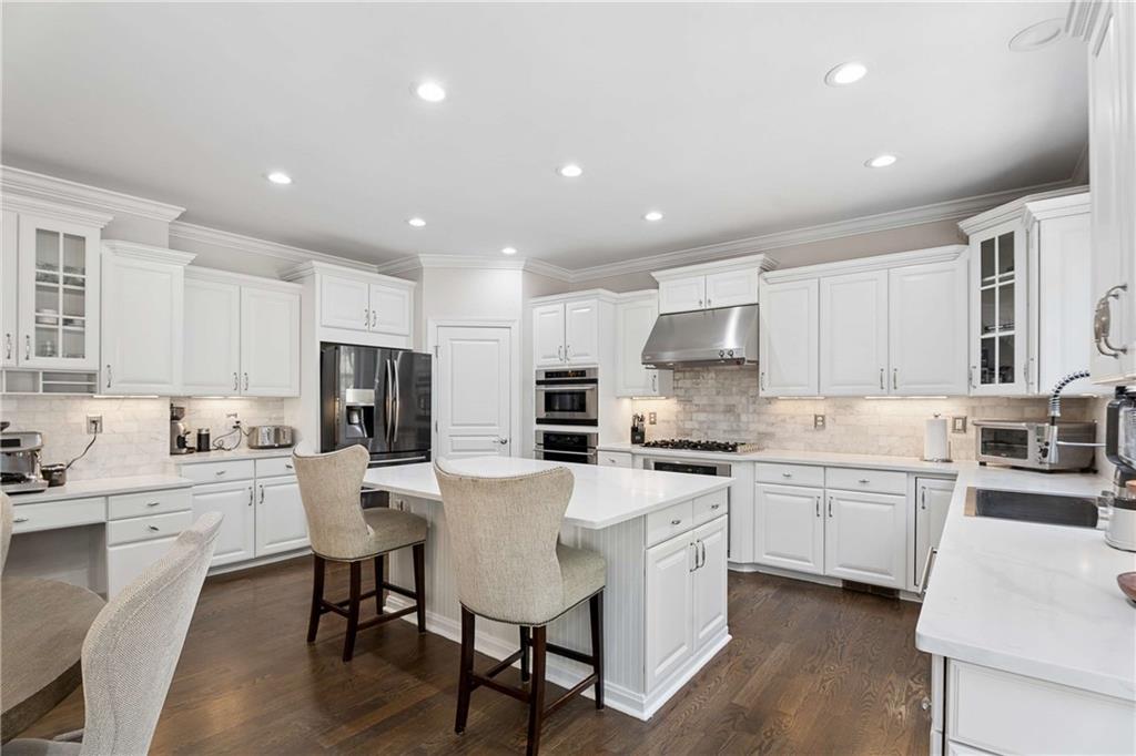 10 Collins Lake Place