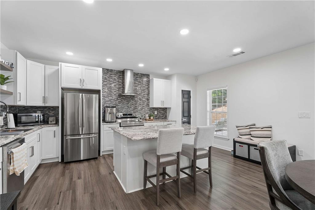 10 Collins Lake Place