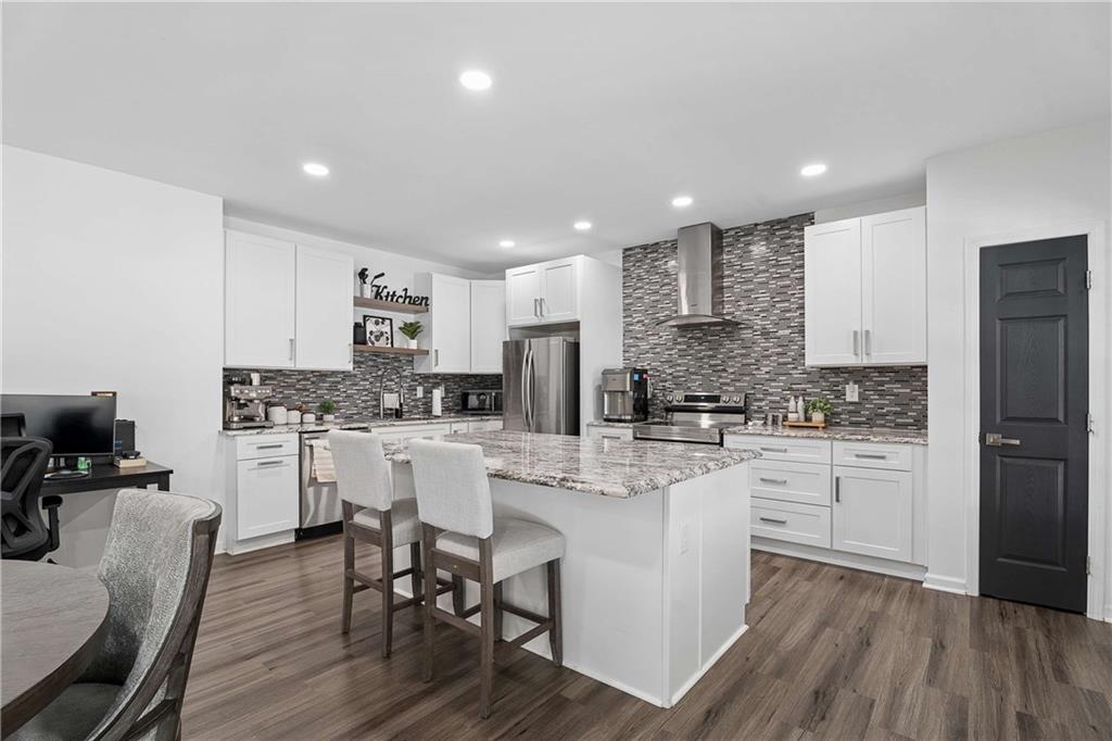 10 Collins Lake Place
