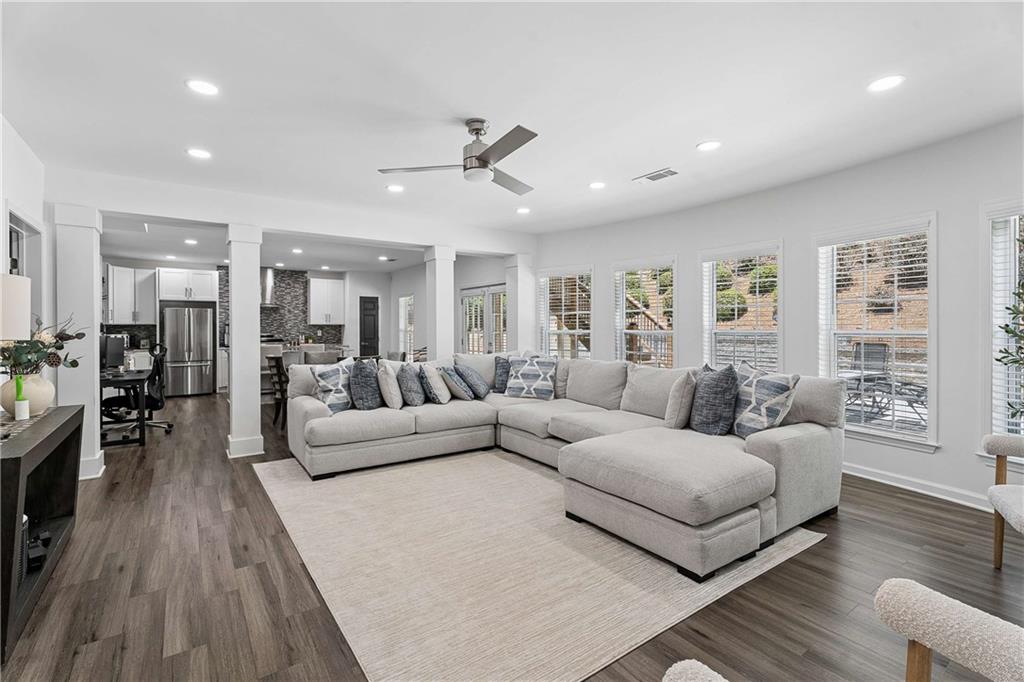 10 Collins Lake Place