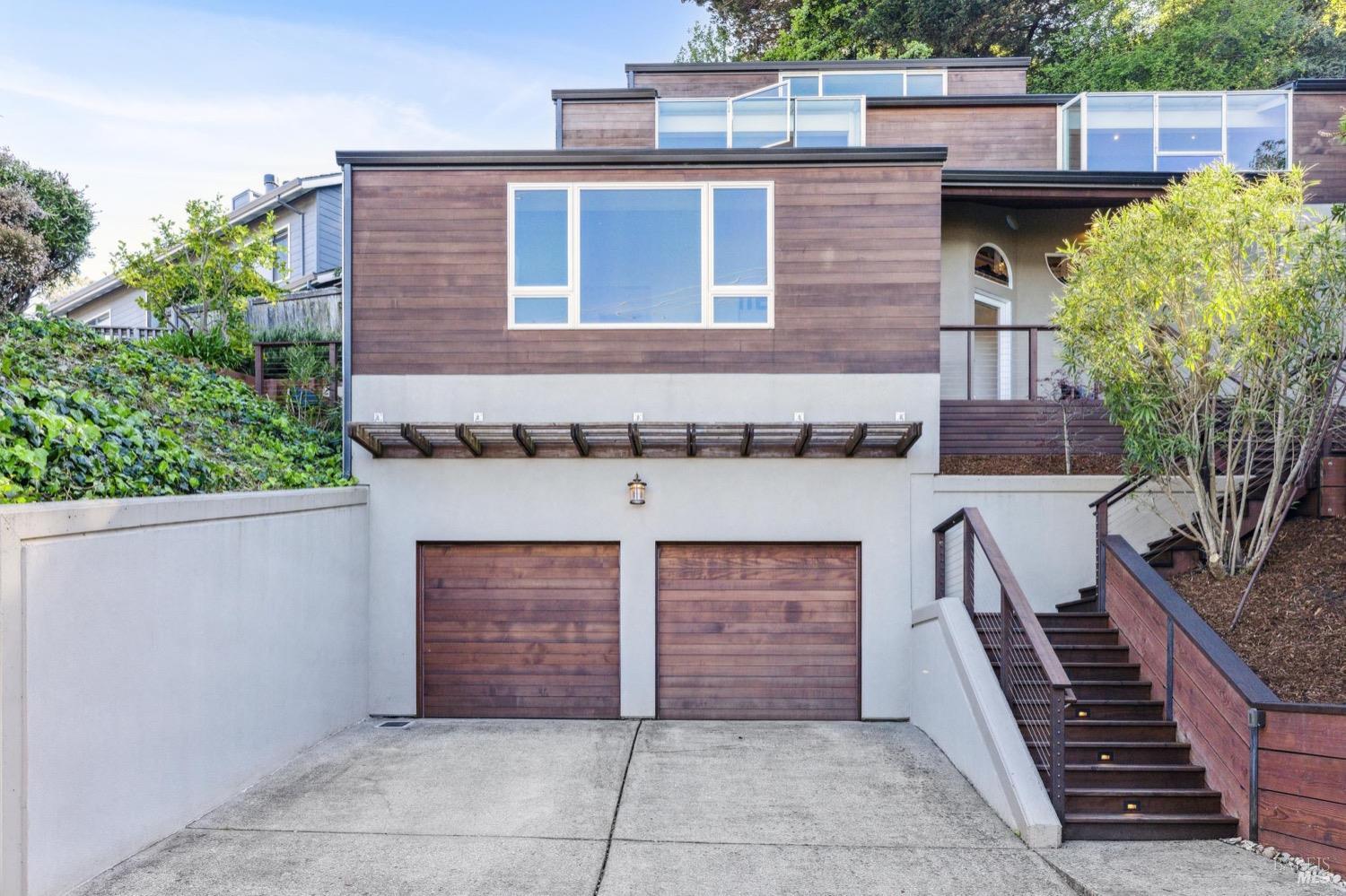 205 Cazneau Ave