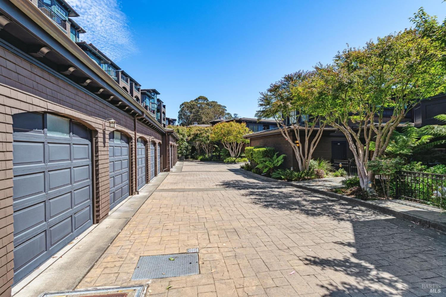 41 De Silva Island Dr