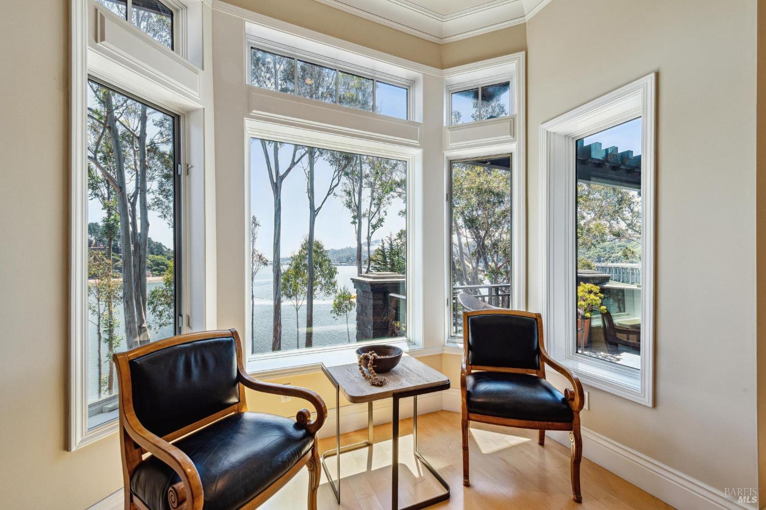 41 De Silva Island Dr