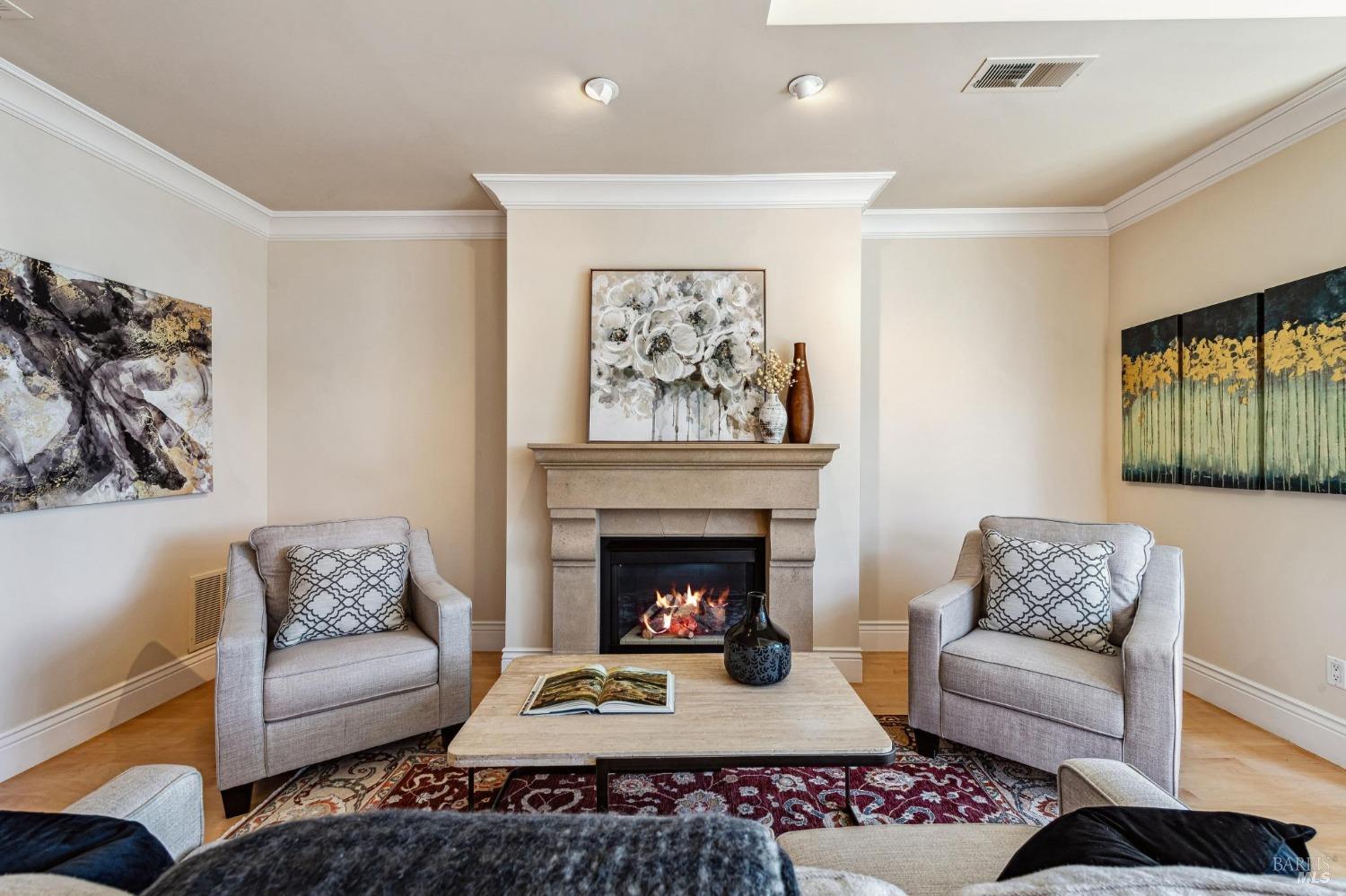 41 De Silva Island Dr