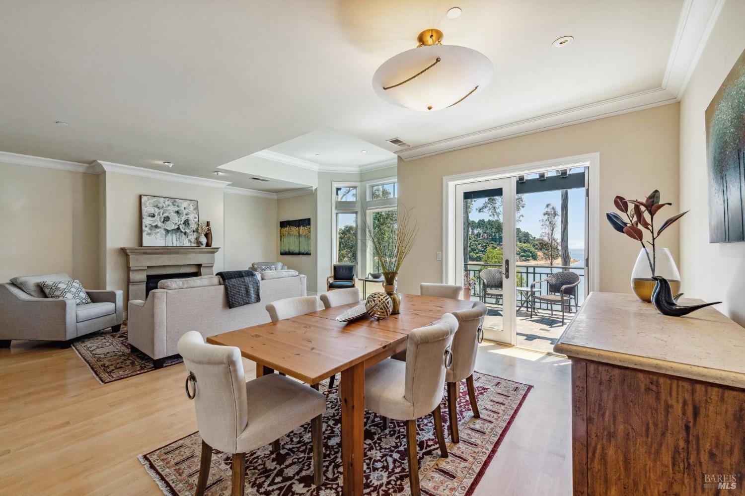 41 De Silva Island Dr