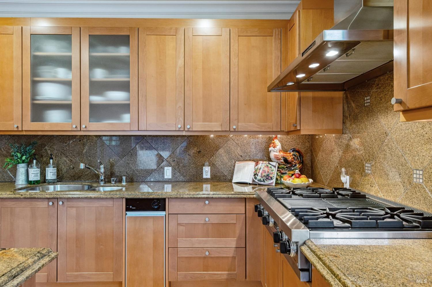 41 De Silva Island Dr