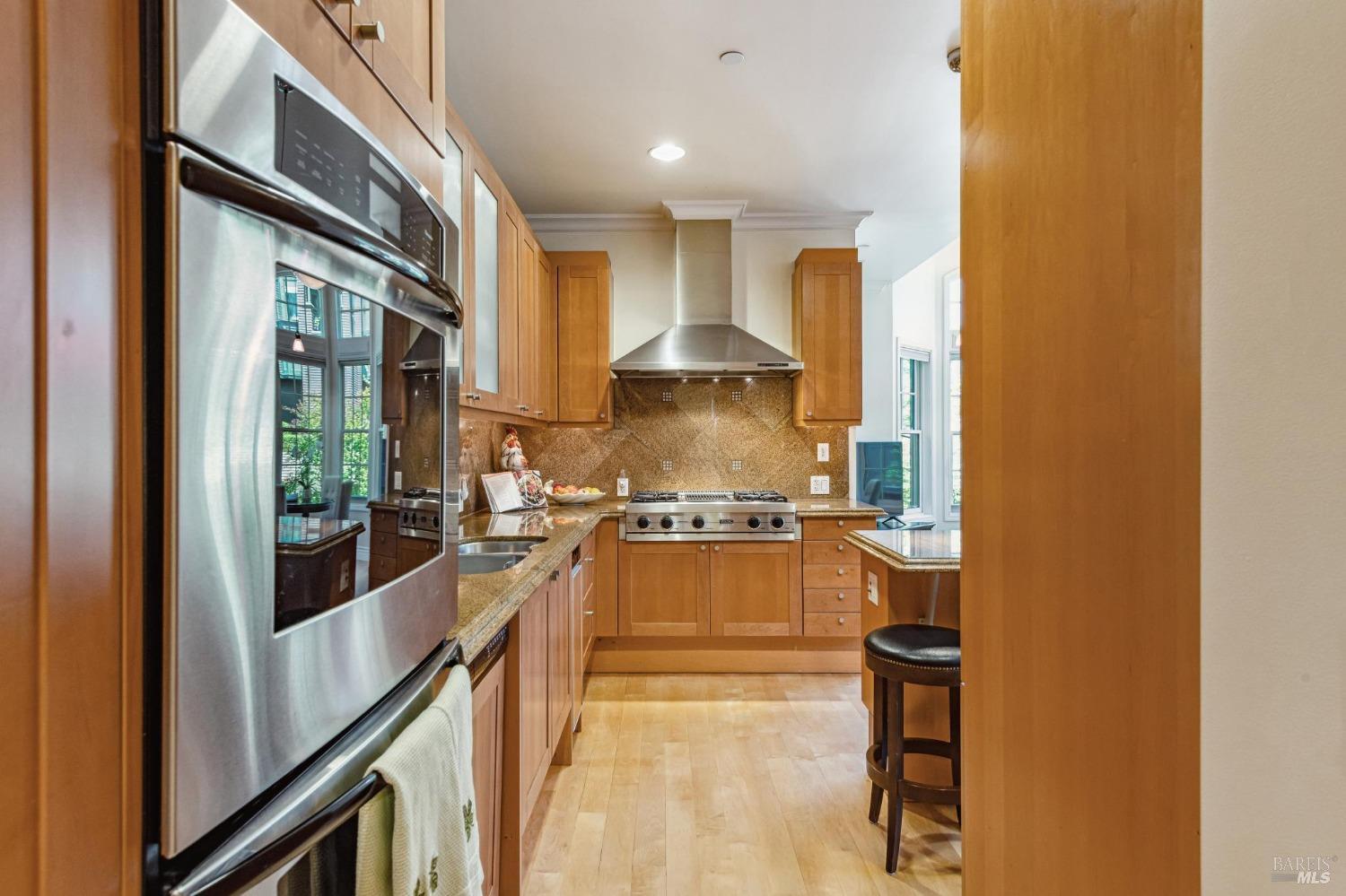 41 De Silva Island Dr