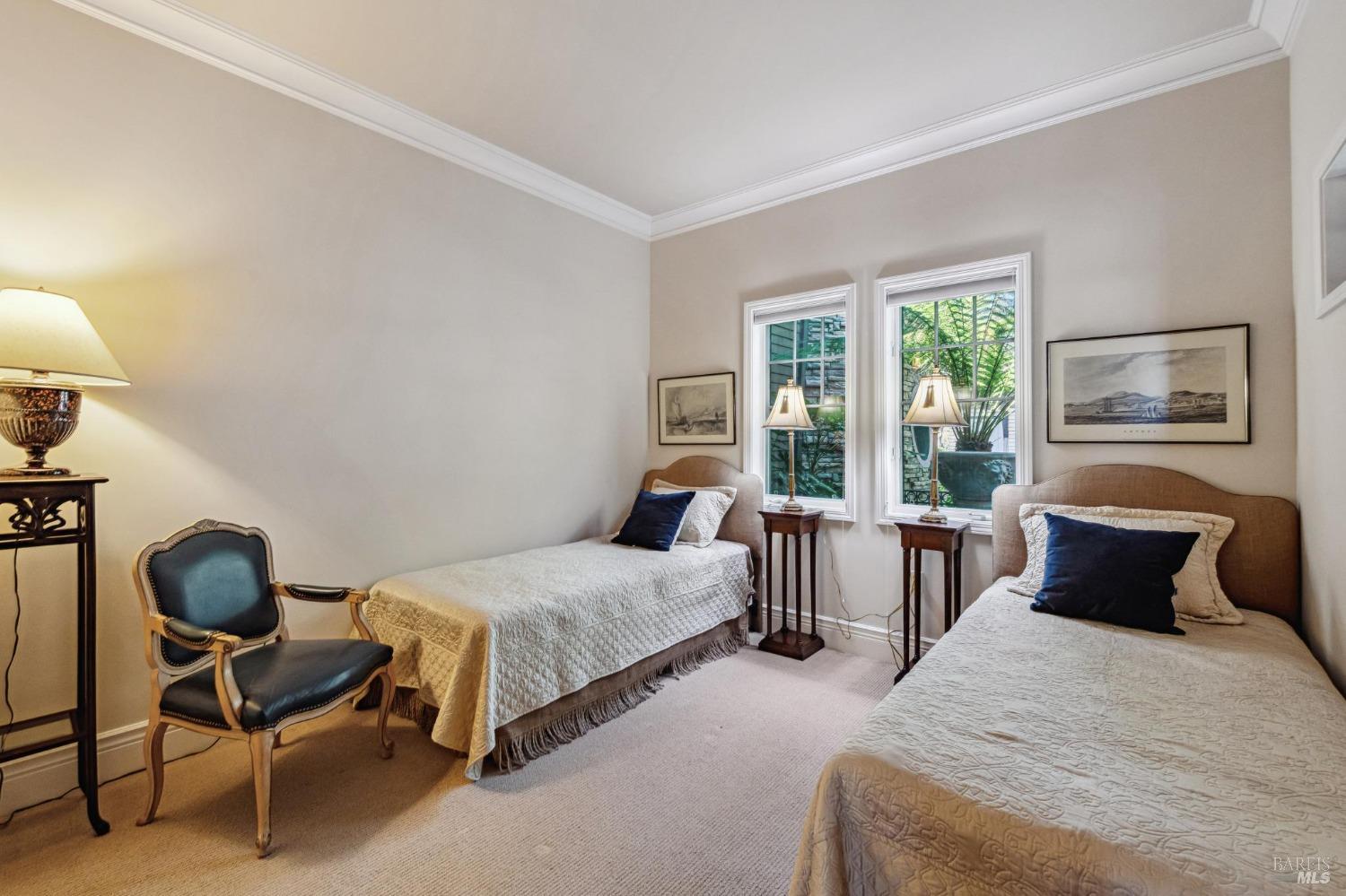 41 De Silva Island Dr