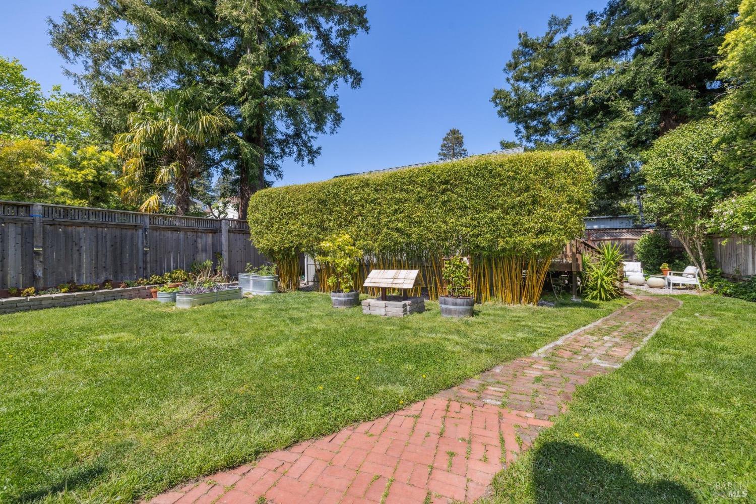 239 Sycamore Avenue Ave