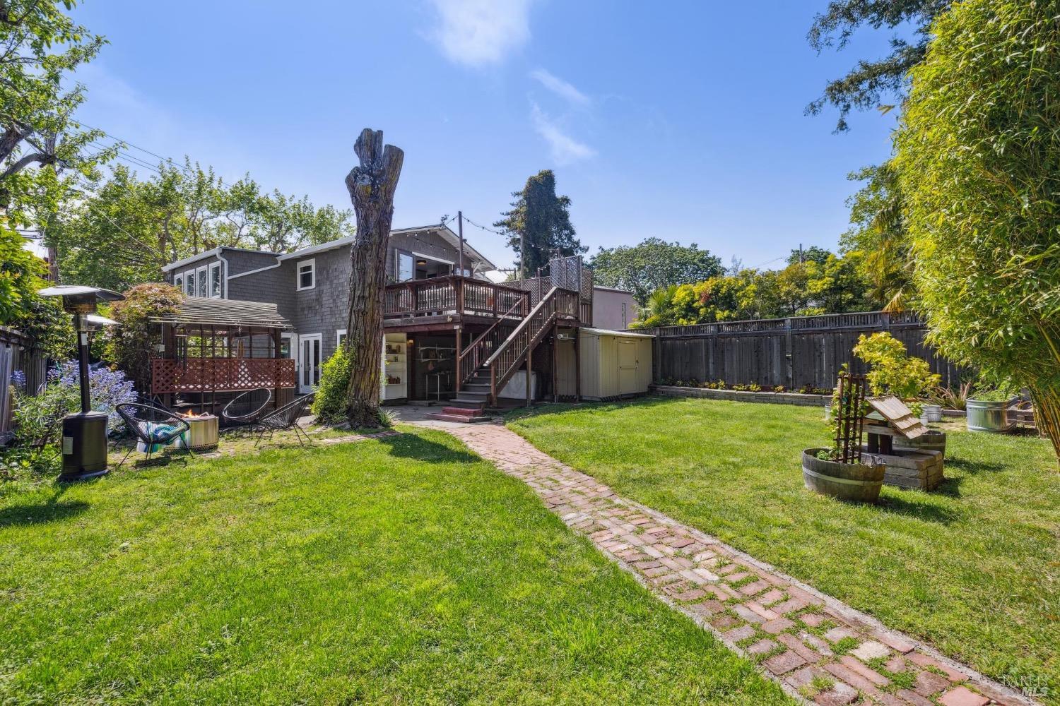 239 Sycamore Avenue Ave