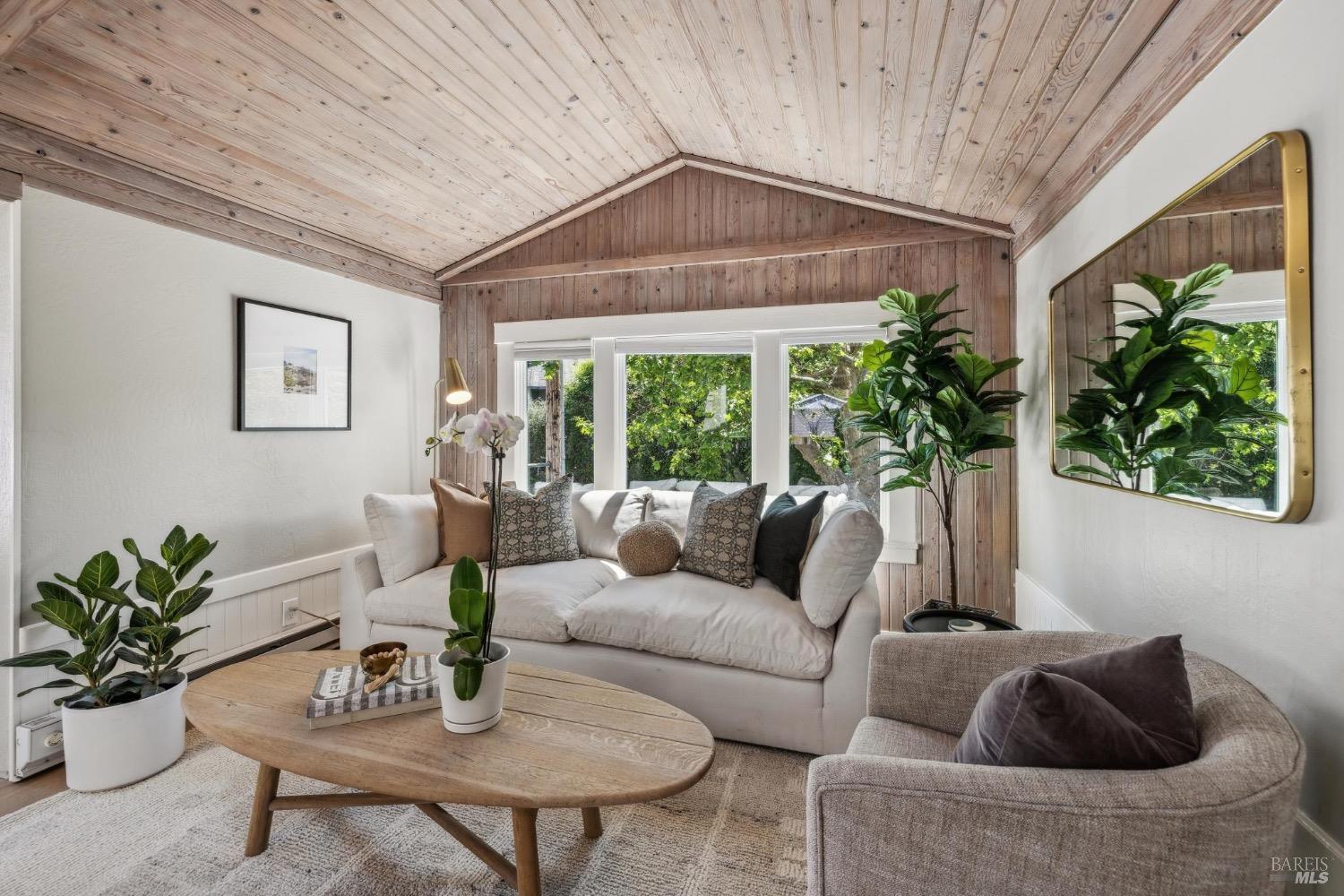 239 Sycamore Avenue Ave