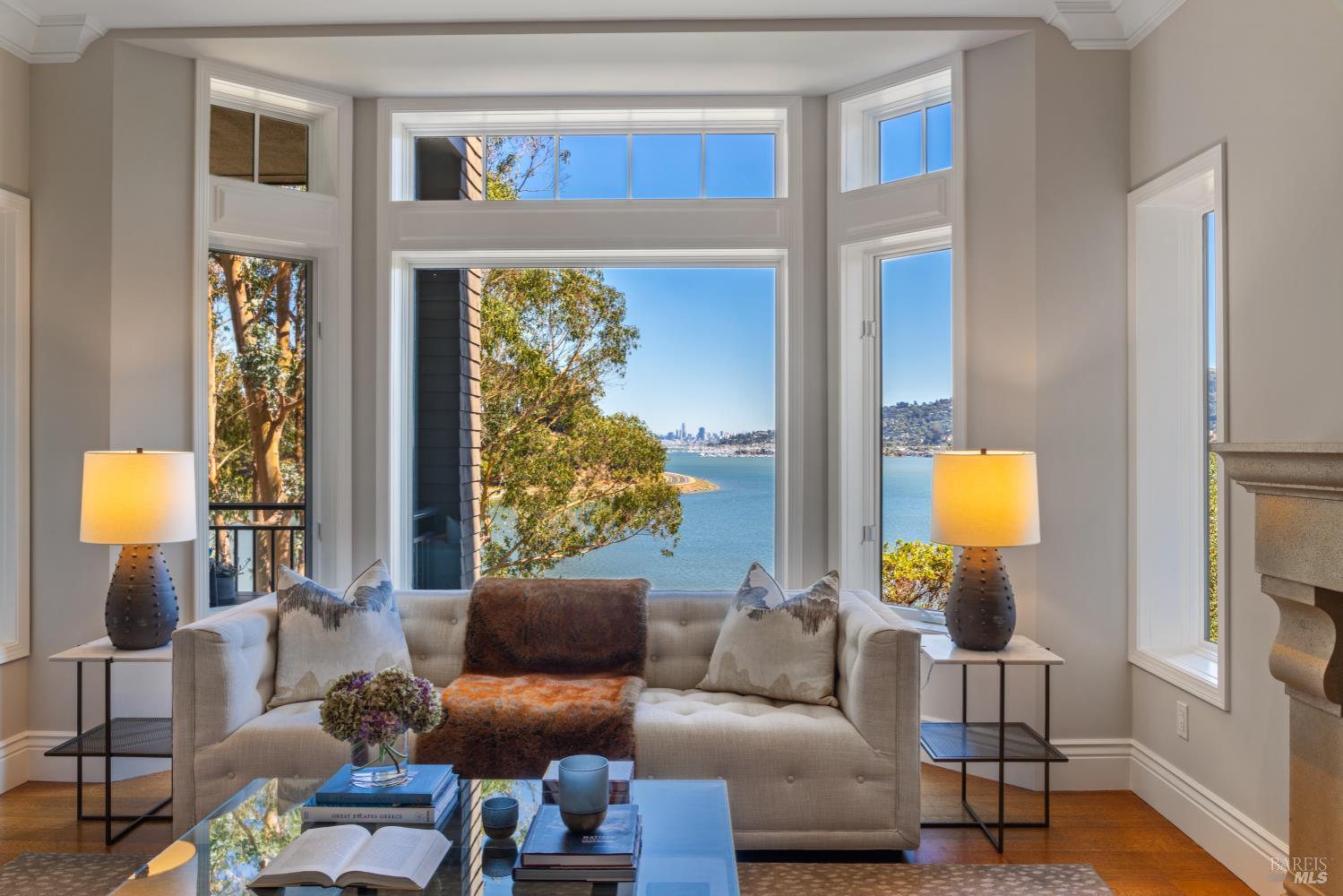 62 De Silva Island Dr