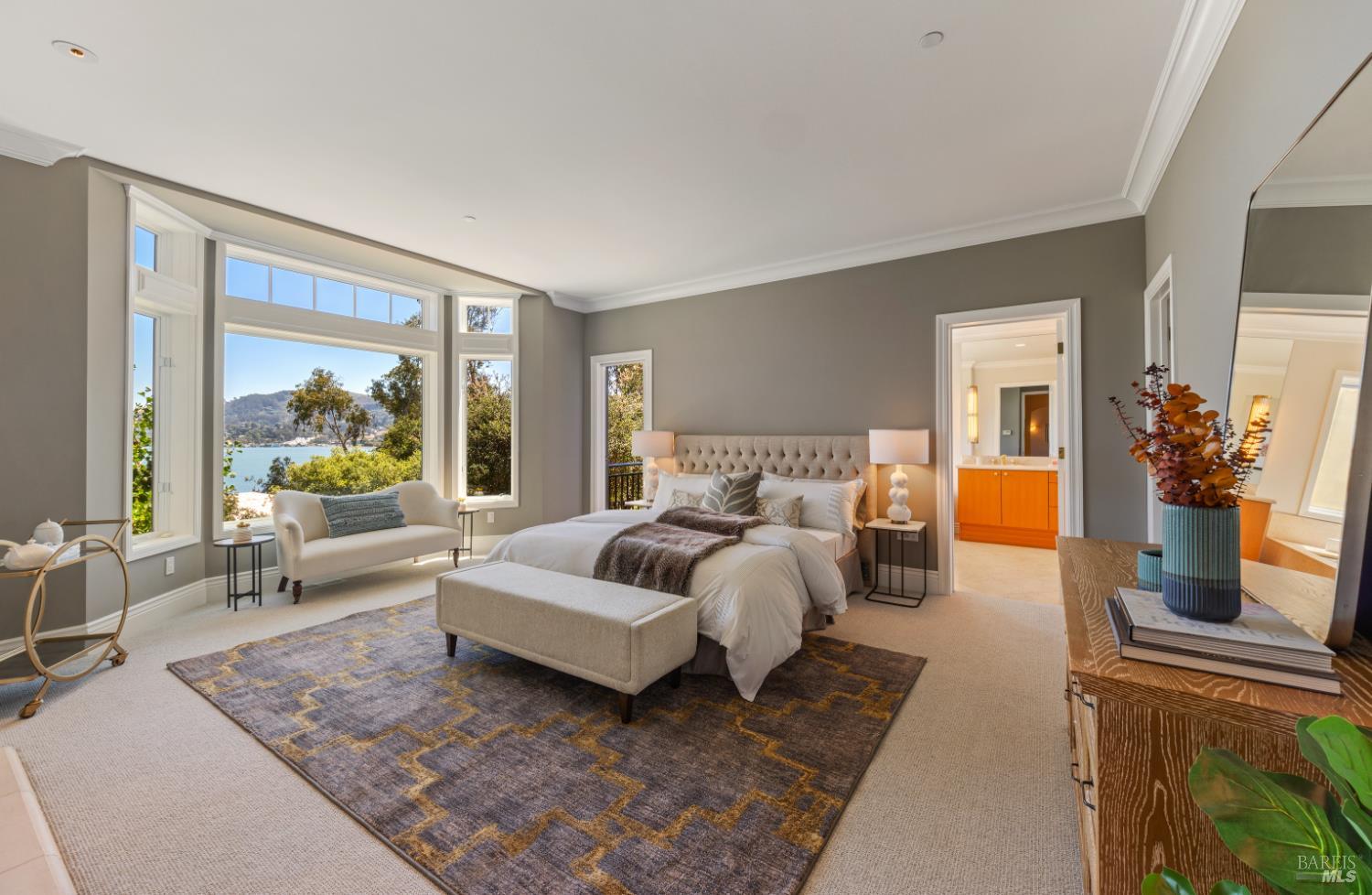 62 De Silva Island Dr