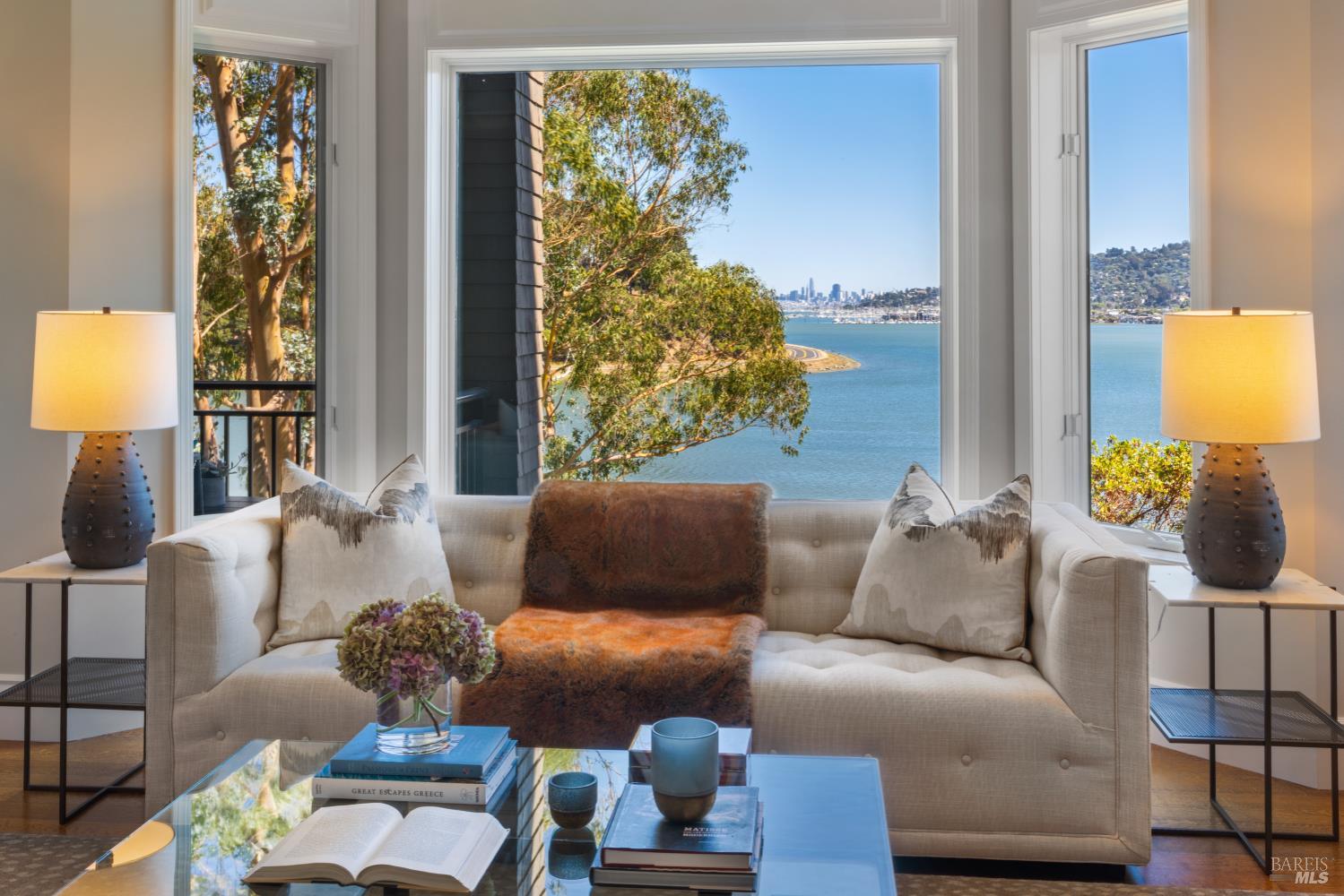 62 De Silva Island Dr