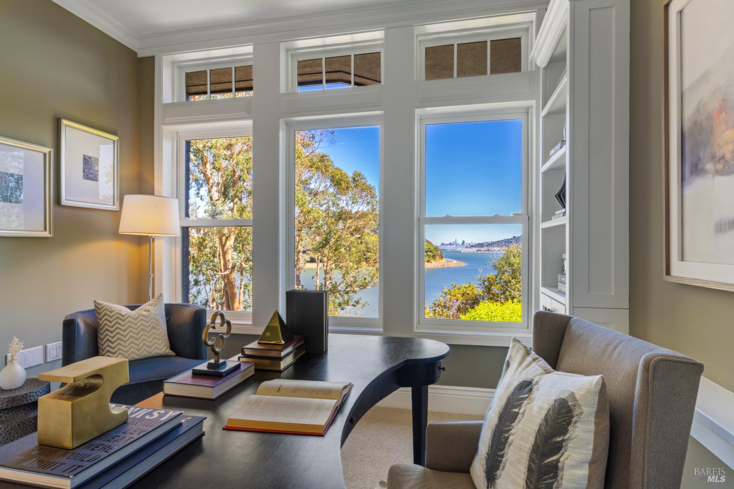 62 De Silva Island Dr