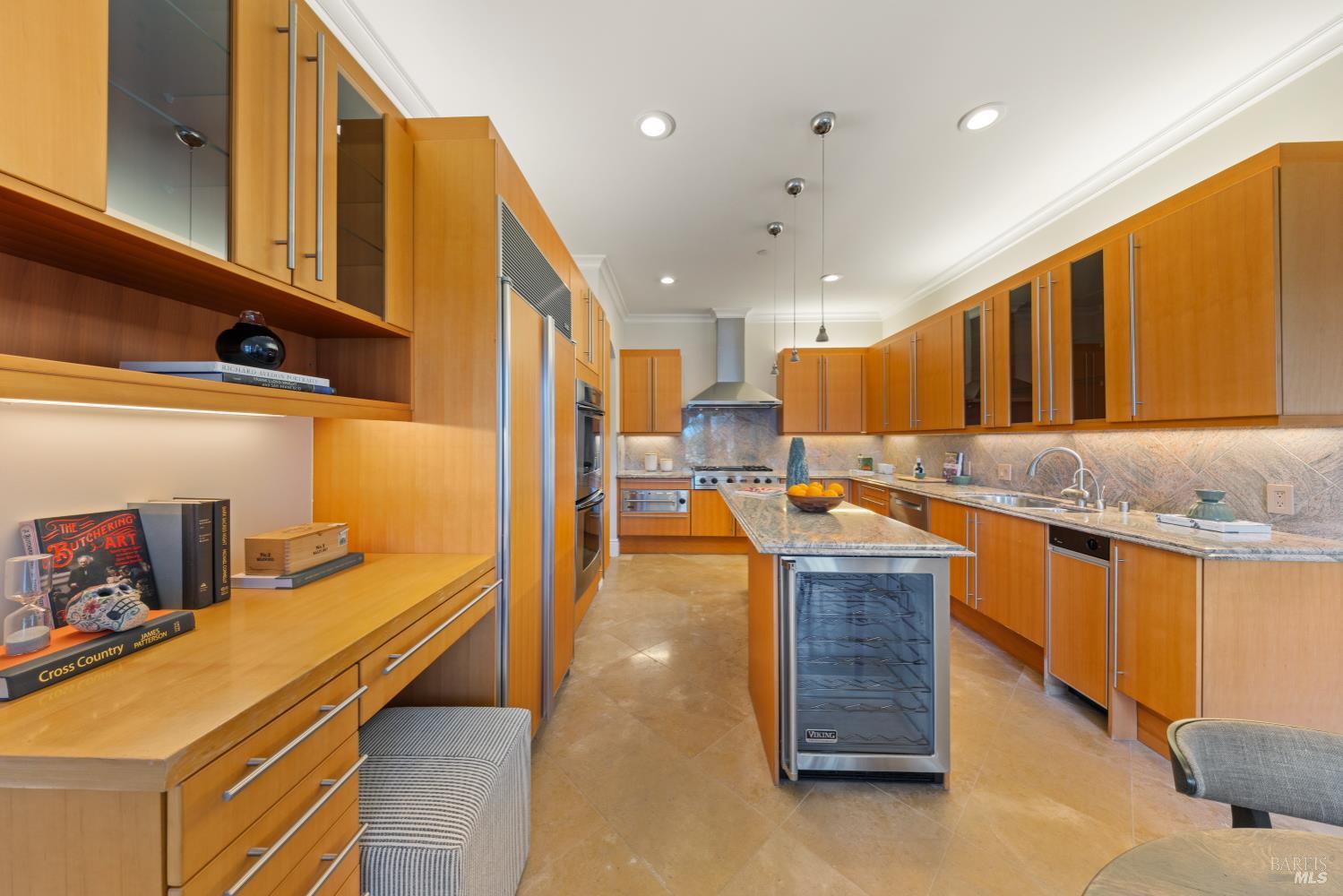 62 De Silva Island Dr