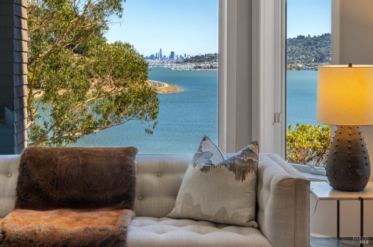 62 De Silva Island Dr