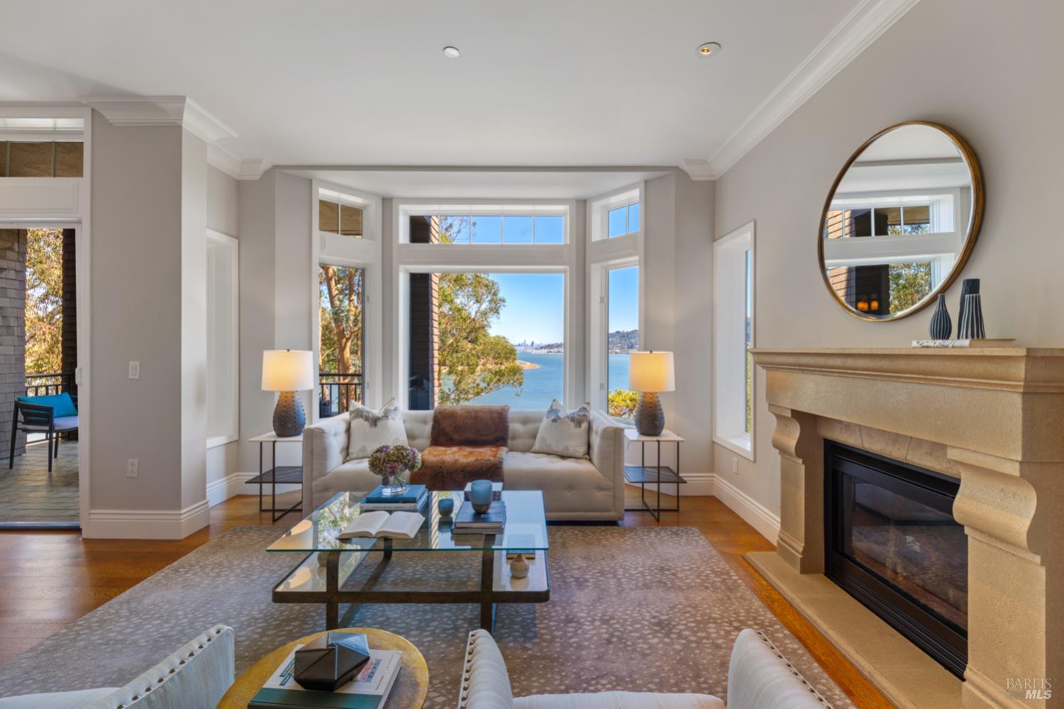 62 De Silva Island Dr