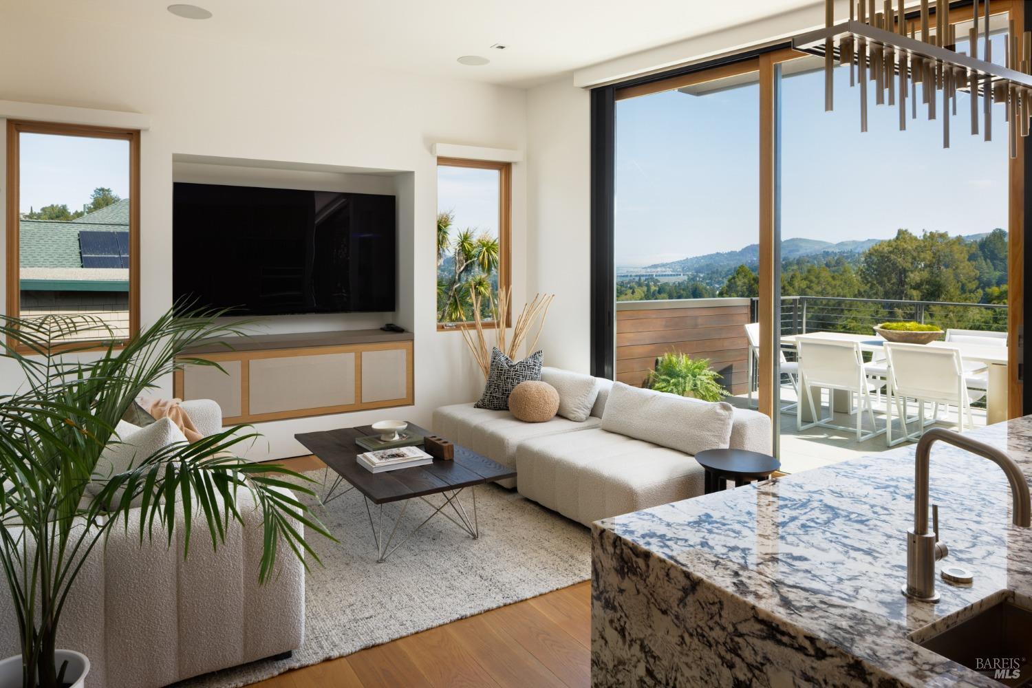 2 Upper Alcatraz Pl