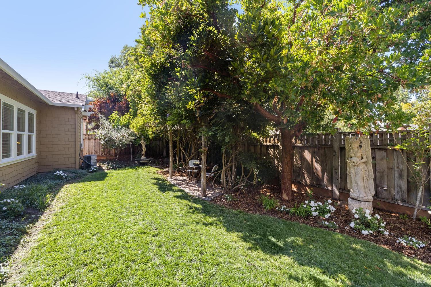 221 Spindle Ct