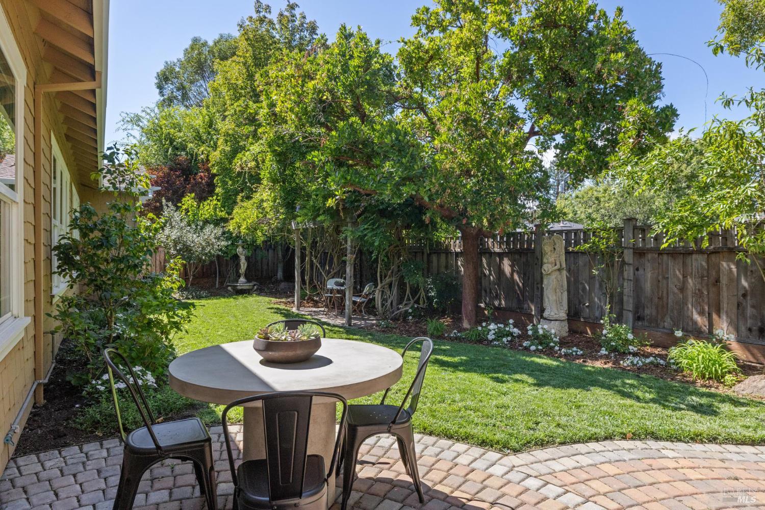 221 Spindle Ct