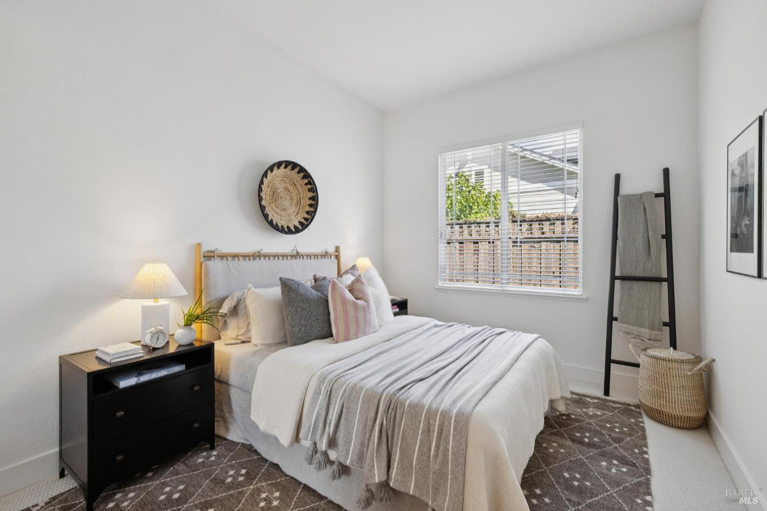 221 Spindle Ct