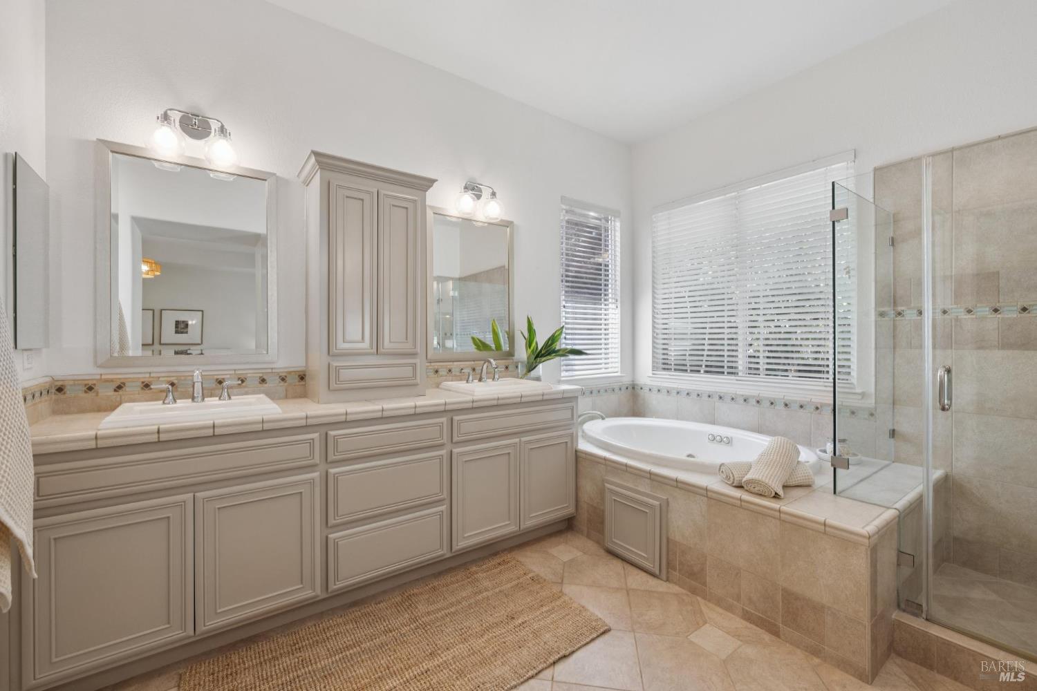 221 Spindle Ct