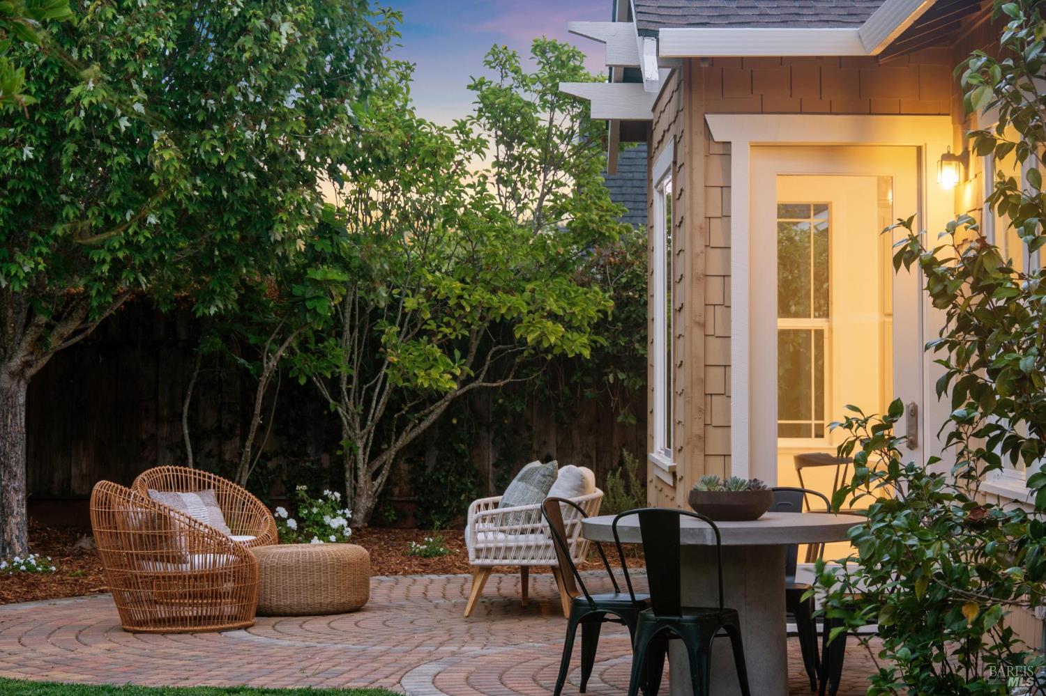 221 Spindle Ct