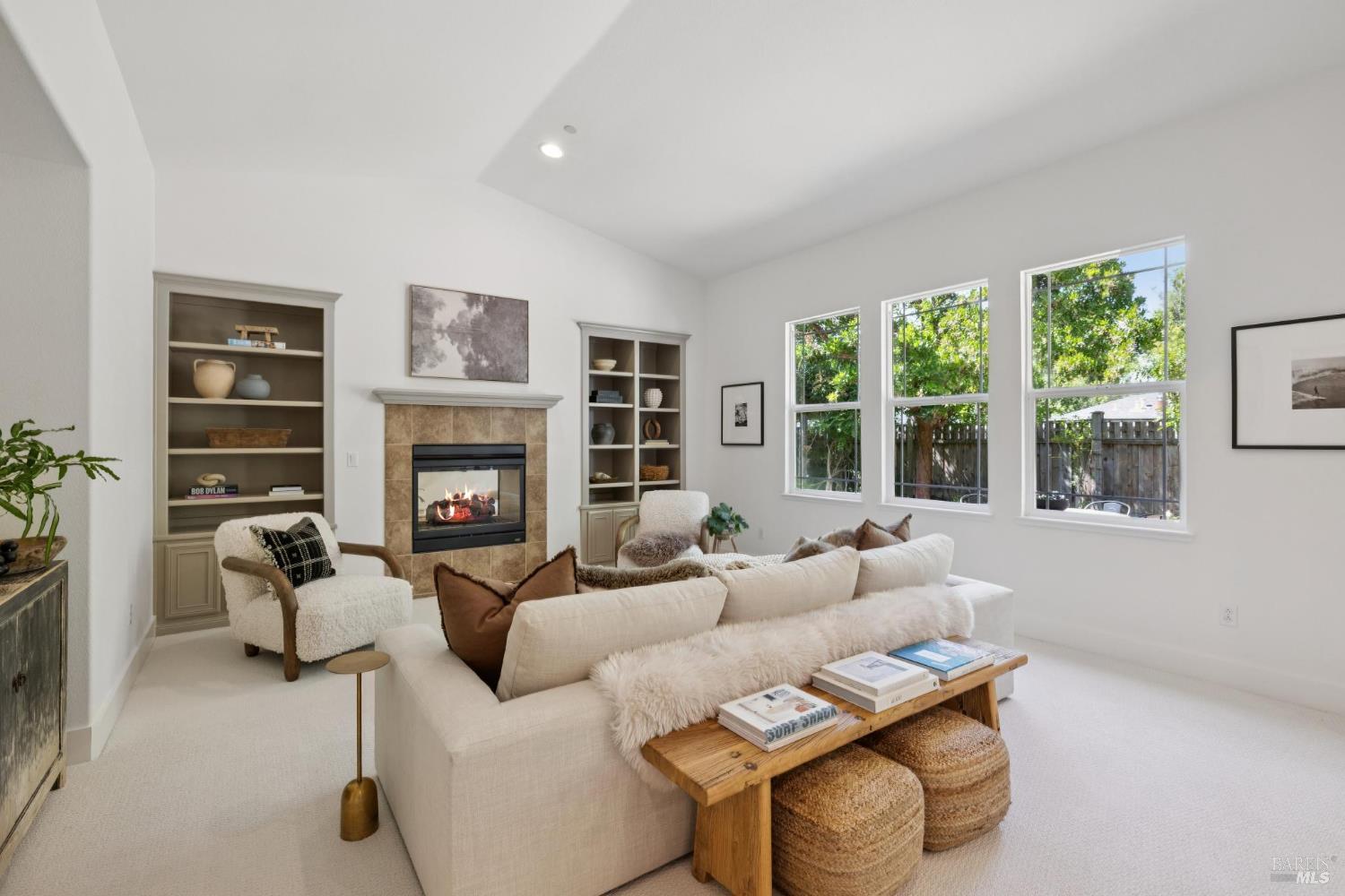 221 Spindle Ct