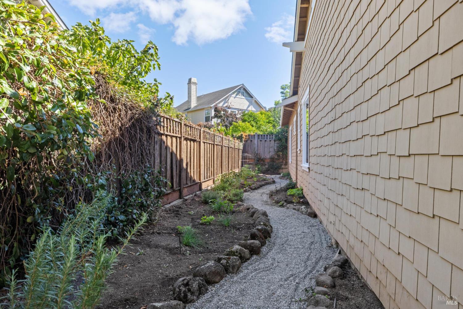 221 Spindle Ct