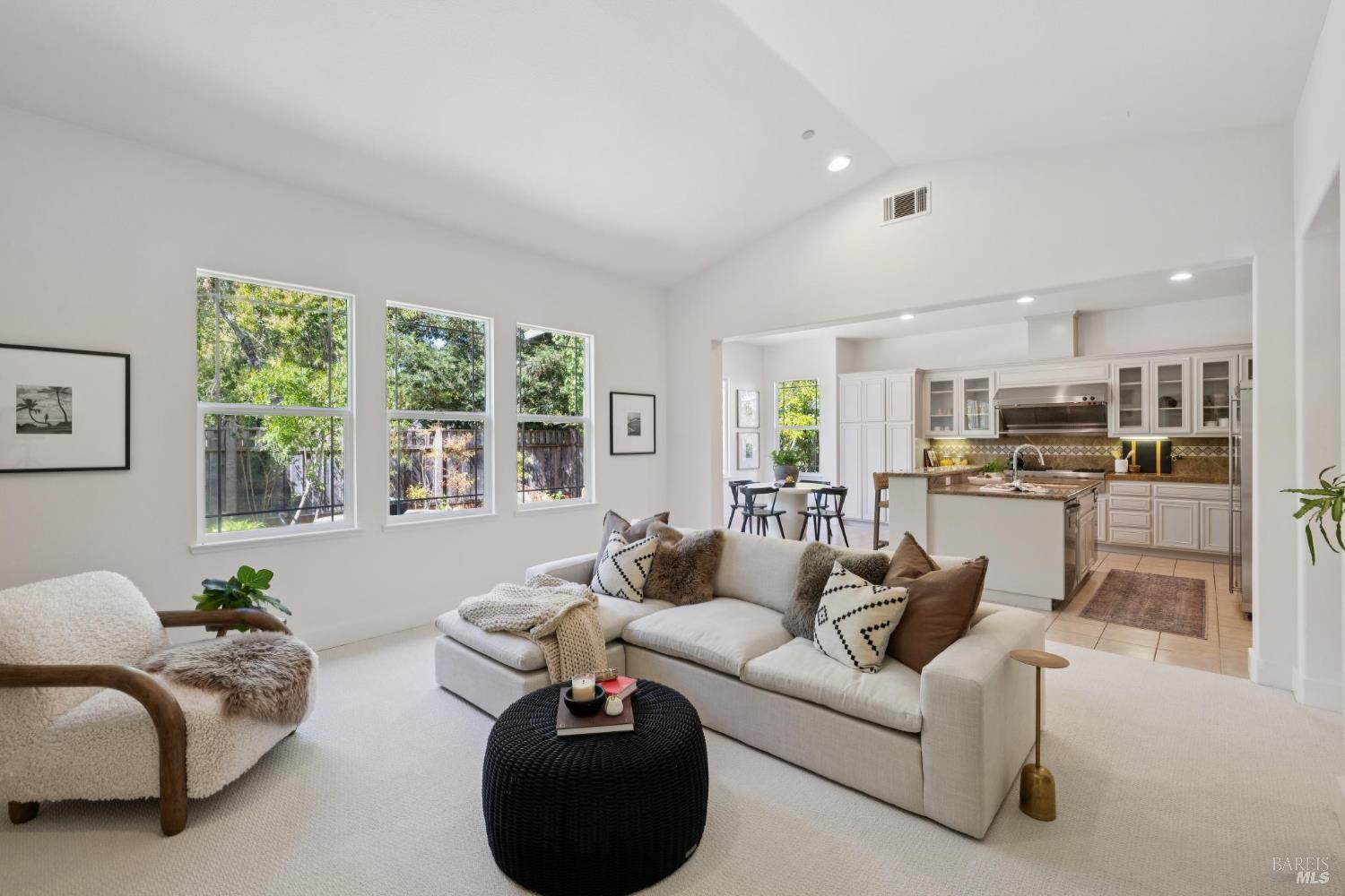 221 Spindle Ct