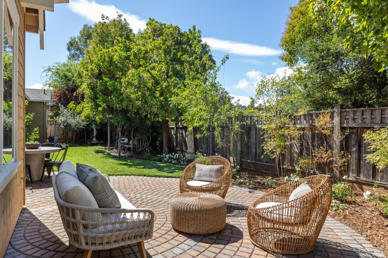 221 Spindle Ct