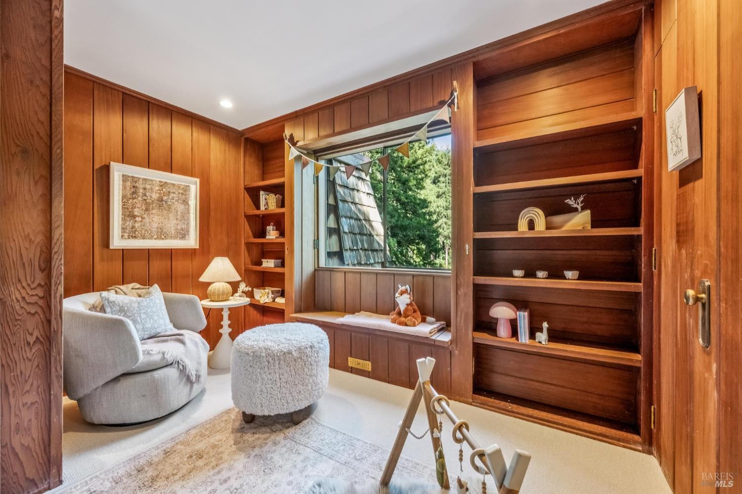 6 Marion Avenue