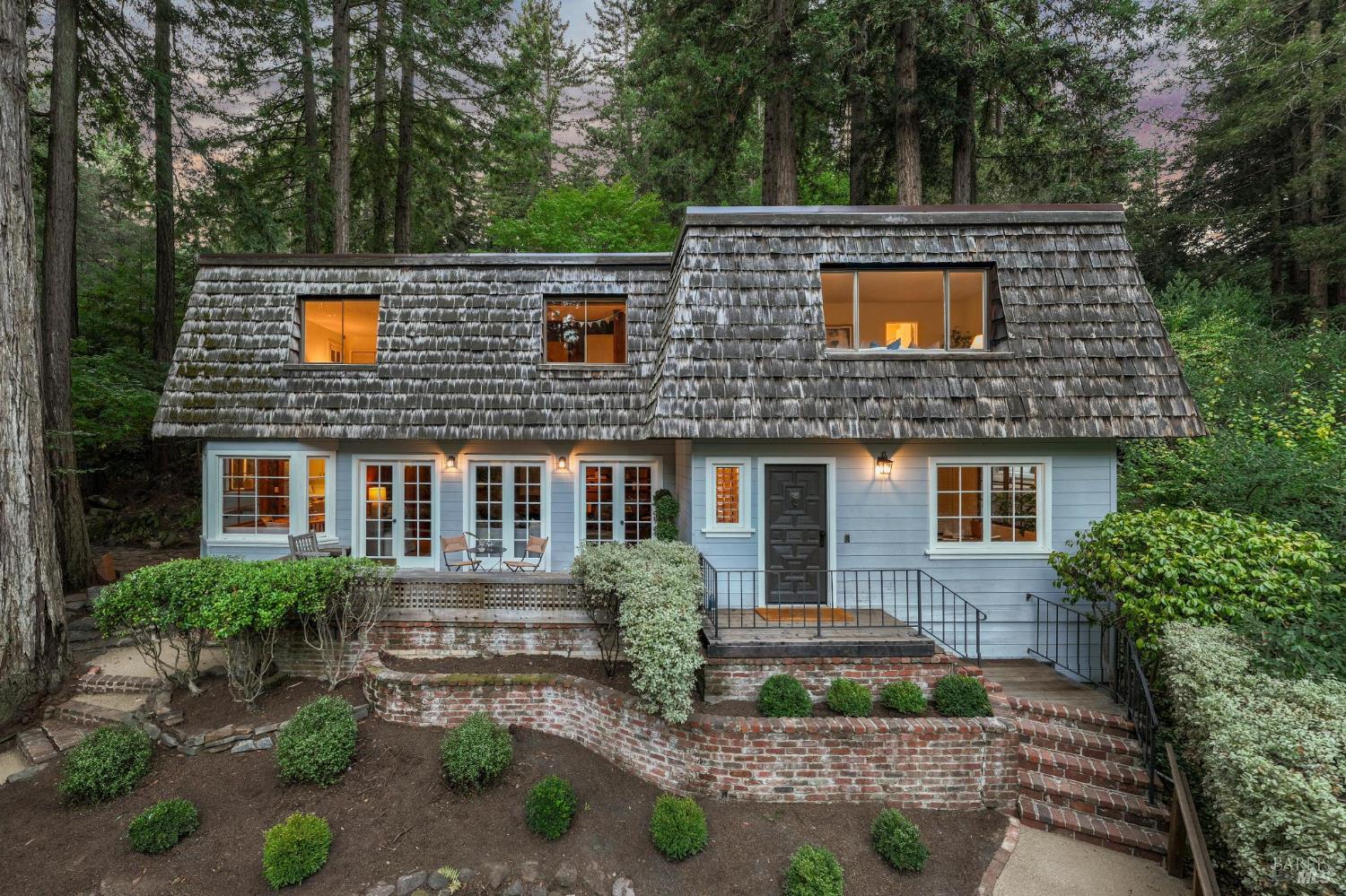 6 Marion Avenue