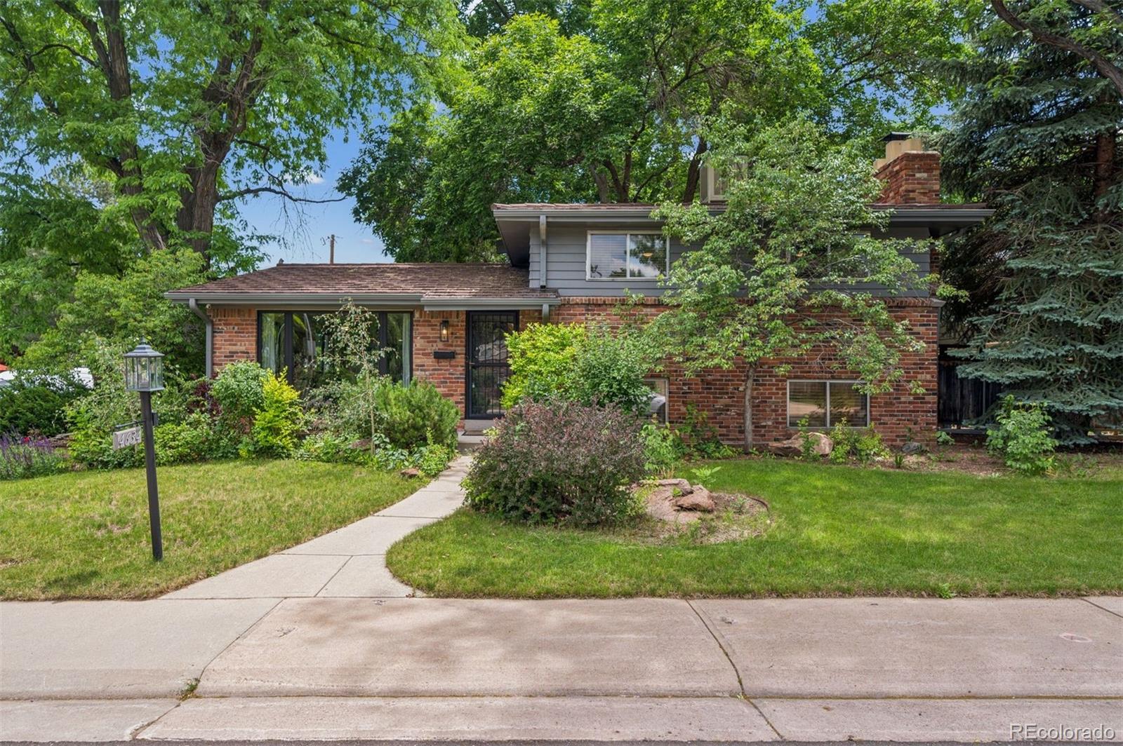 4634 W Tufts Circle