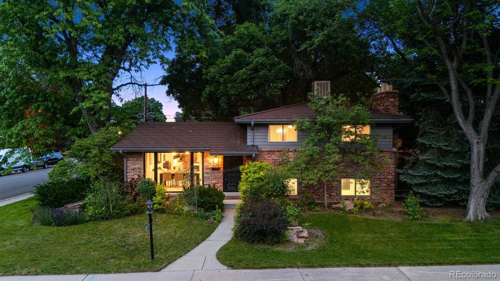 4634 W Tufts Circle