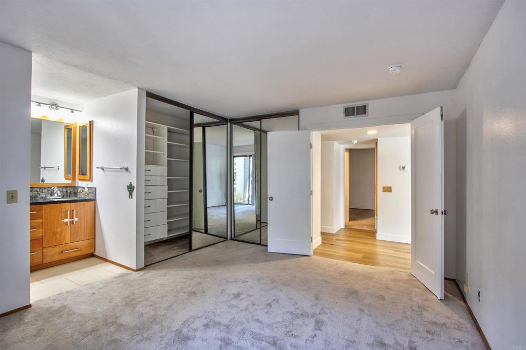 534 VIA DE LA VALLE I