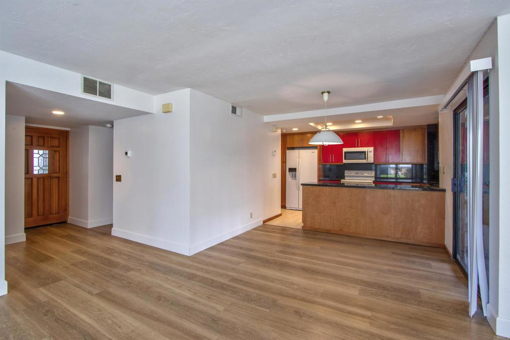 534 VIA DE LA VALLE I