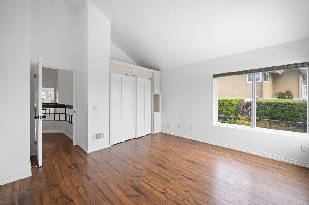 1033 Via Mil Cumbres