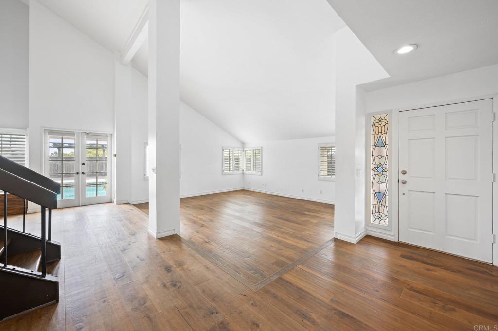 1033 Via Mil Cumbres