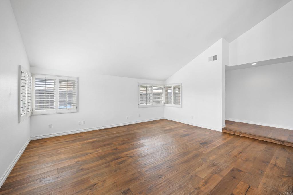 1033 Via Mil Cumbres