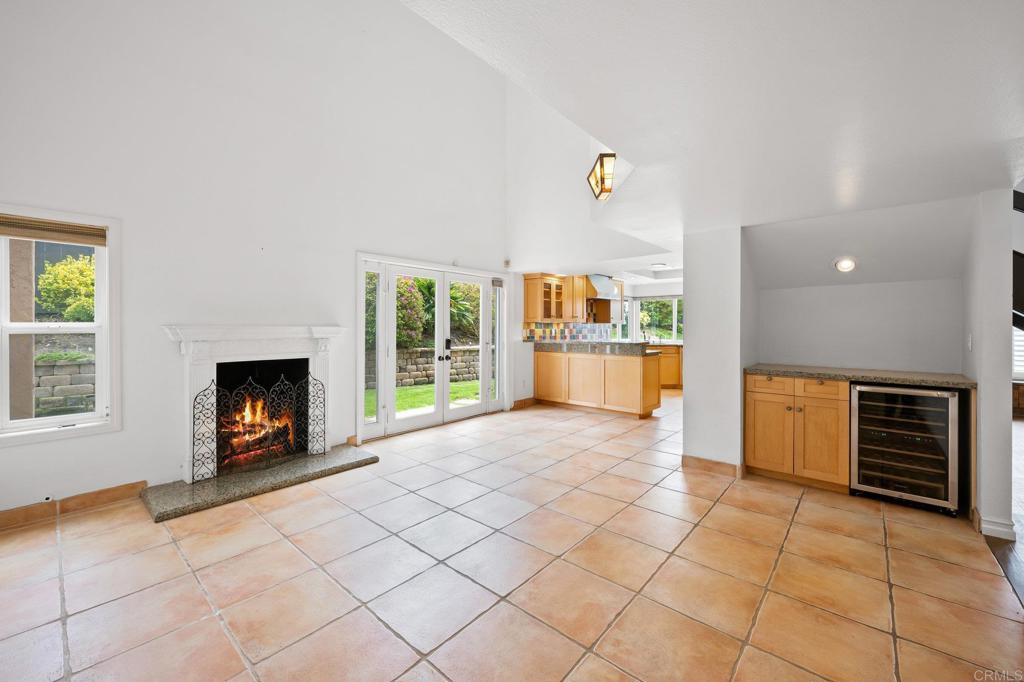 1033 Via Mil Cumbres